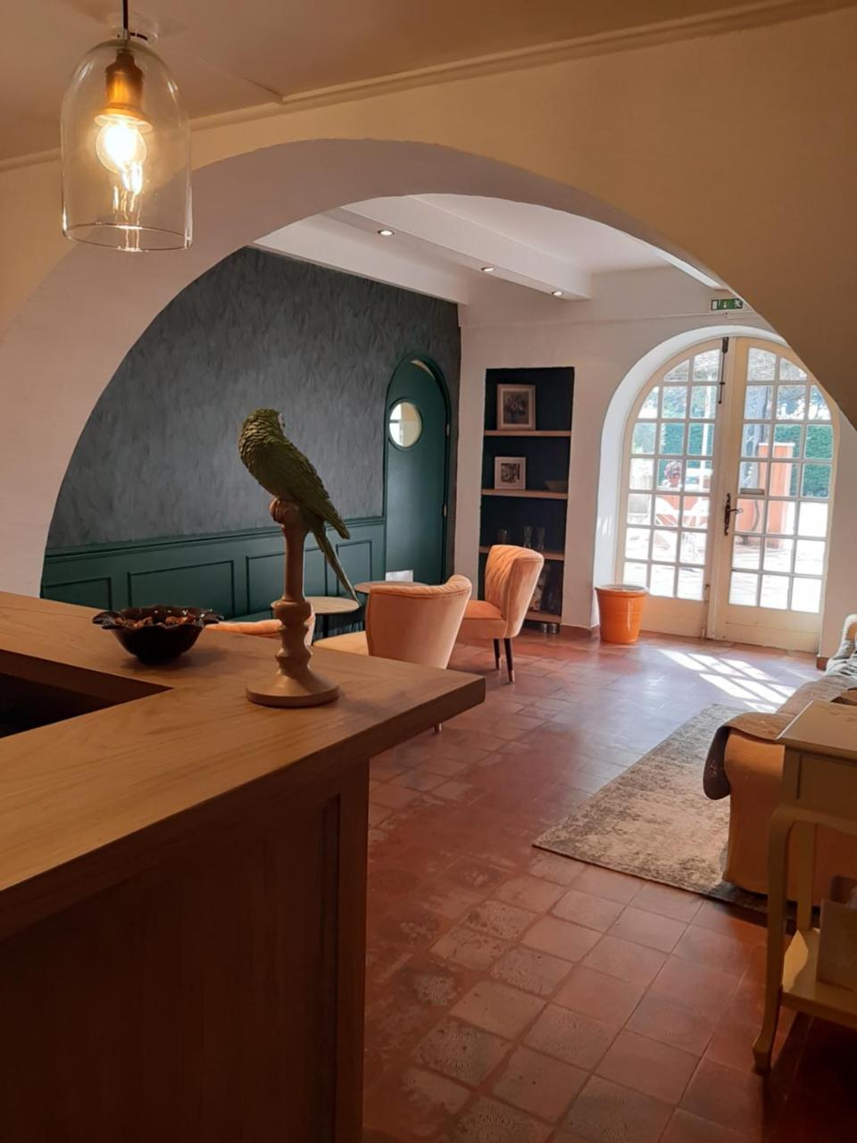 Logis Hotel Le Chene Vert Bollène Екстериор снимка