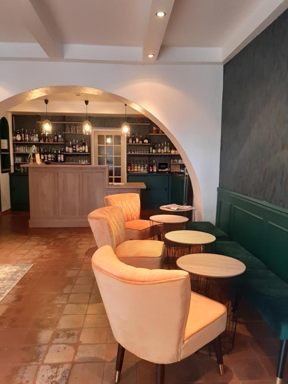 Logis Hotel Le Chene Vert Bollène Екстериор снимка